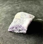 ljubicasti lepidolit